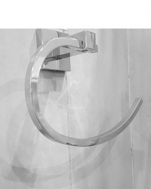 pescara-towel-ring-brass